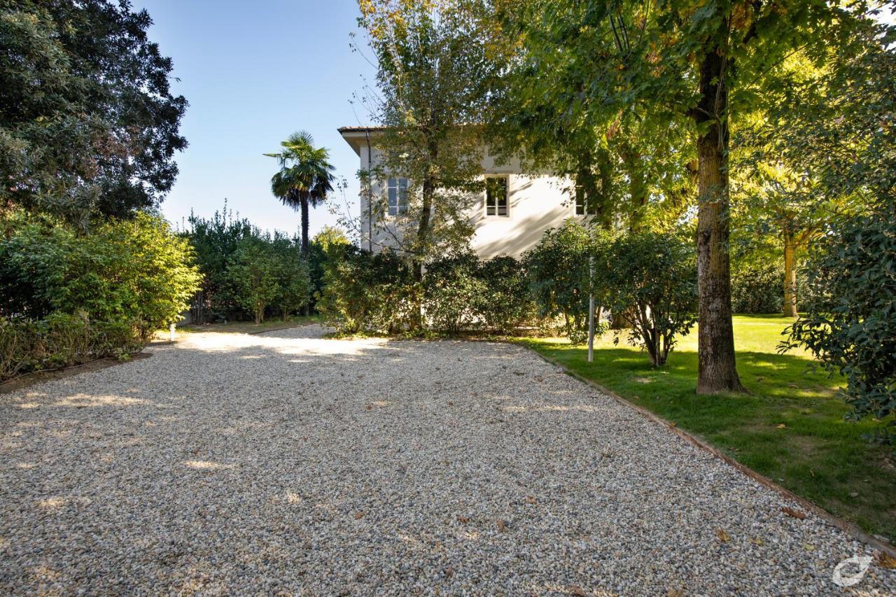 Villa Giardino Lucca Heated Pool, 2 Miles Lucca Capannori Buitenkant foto